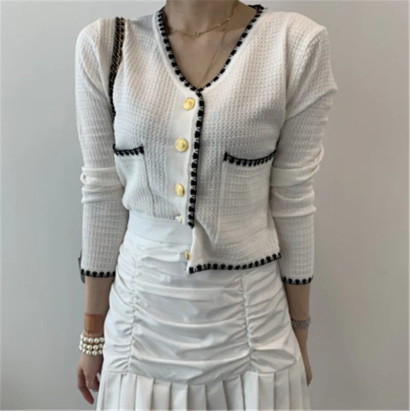 

2020 Women's Sweater Autumn Korean Style V-neck Small Gold Buckle Knitted Short Cardigans Long-sleeved Slim Knitted Tops