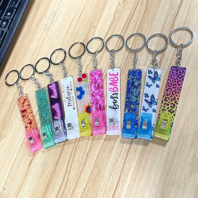 SZ-LY Card Grabber for Long Nails, Keychain with Pom Pom Ball and Plastic  Clip, Credit Card Puller for Long Nails Easy to Grab Your Card at The ​Gas