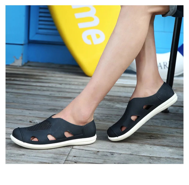 Hottest Soft Jelly Cool Hollow-out Comfortable Sandals Beach Flat slippers Men Slippers Hollow Out Breathable Beach Casual Shoes