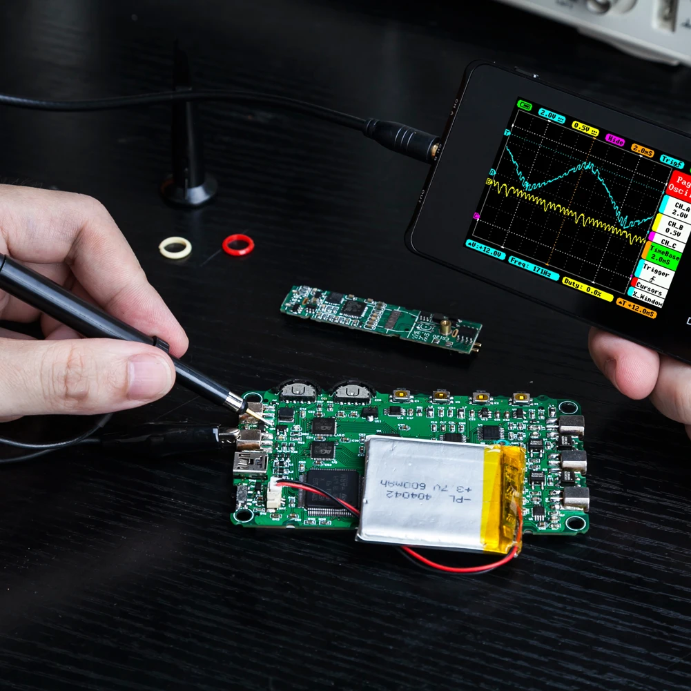 Portable 2 Channel Digital Oscilloscope USB Interface Full Color TFT Display 8MB Memory Storage Bandwidth