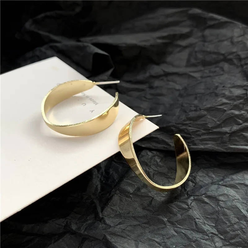 Мода для темпераментных металлик C форма серьги гвоздики геометрической формы