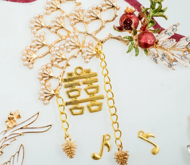 Traditional Chinese Fan Pomegranate Gold Flower Bridesmaid Hand Holding Bouquet Fan Luxury Classic Palace Fan HanFu Decor LF823