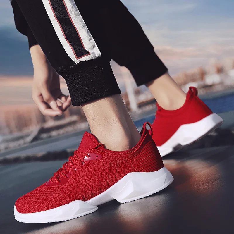

Hot Selling Couples Sports Footwear Women's Lightweight Breathable 3D Embossing Scale Fly Woven Trendy Shoes Men's
