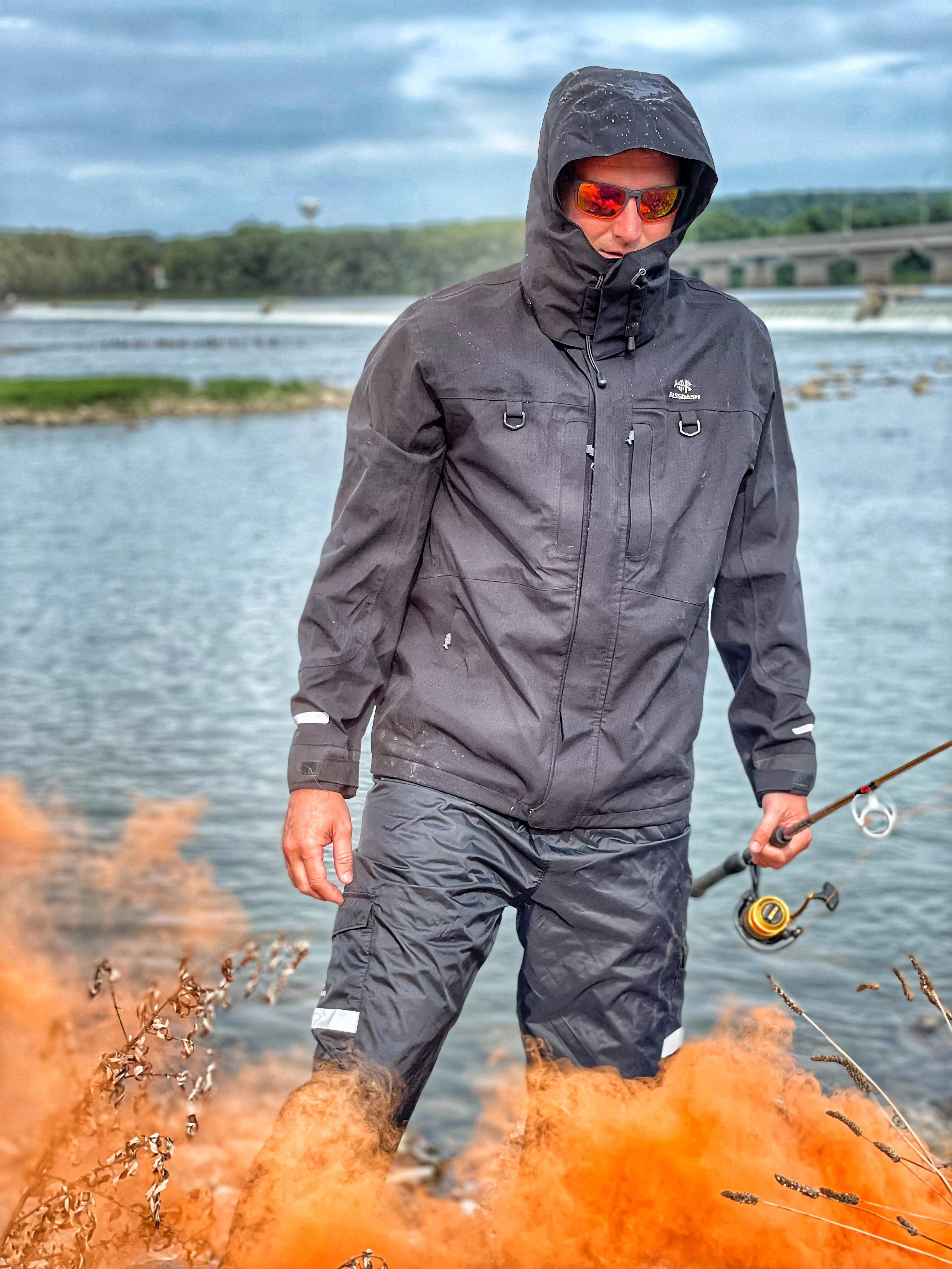 BASSDASH Valor Waterproof Fishing Jackets for Men Women Breathable Windproof Rain Jacket 