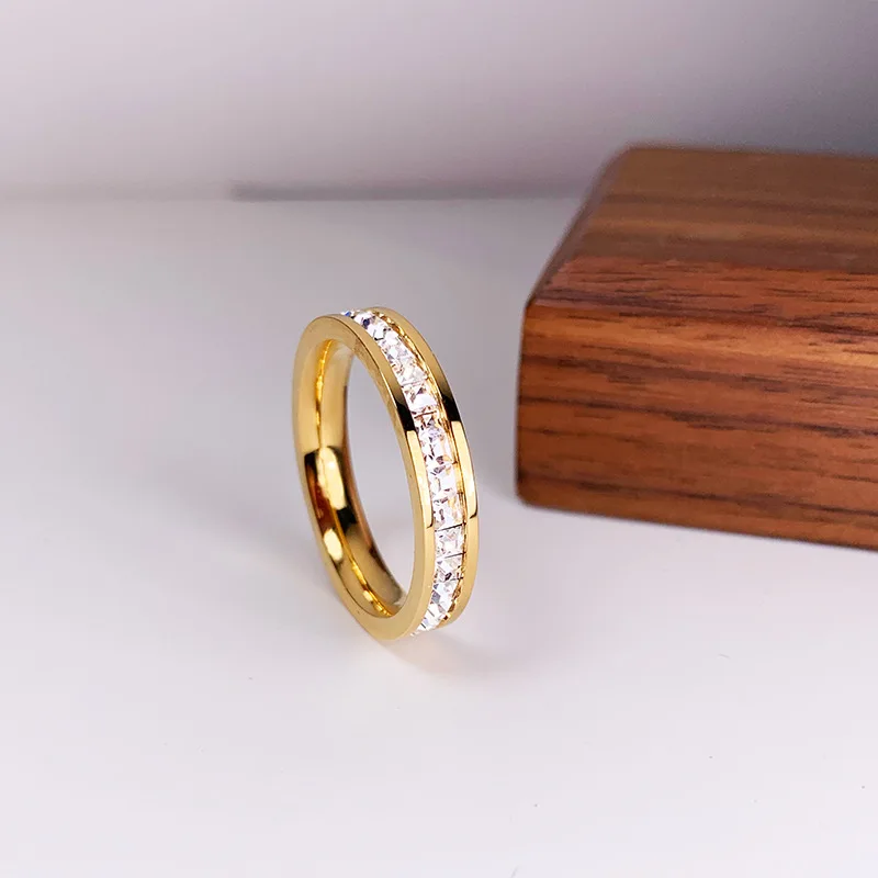 Luxurious Rose Gold Zirconia Ring - Premium Hypoallergenic Stainless Steel Jewelry