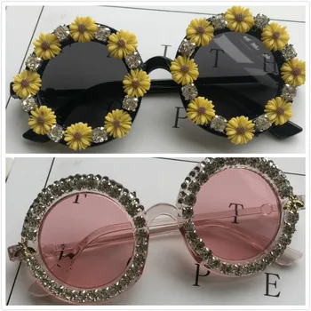 

2pcs/lot Fashion Crystal Women Sunglasses Round Shades Designer Eyewear Gorgeous Ladies Sun Glasses Flower Eyeglasses