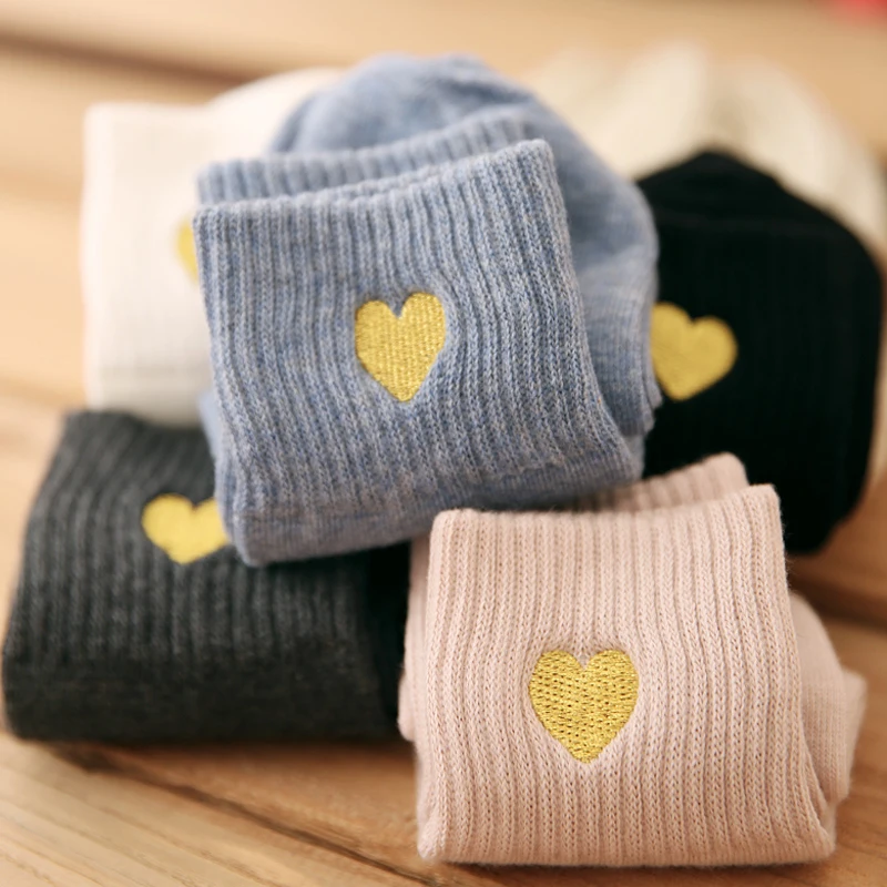 Женские носки, осенние и зимние короткие носки с вышитыми сердечками, теплые утолщенные шерстяные носки Kawaii, теплые забавные носки