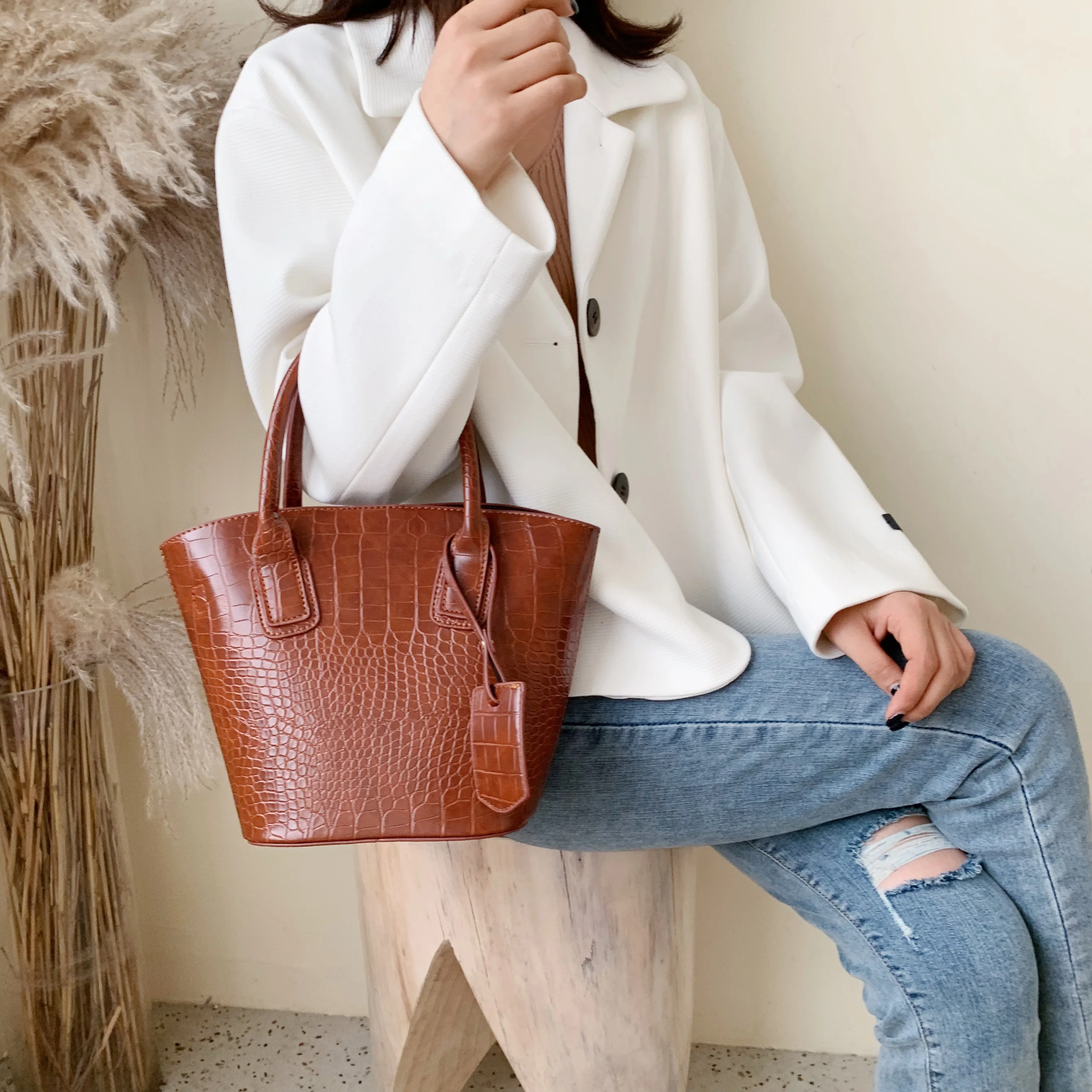

Alligator Stone Pattern PU Leather Crossbody Bags For Women 2019 Small bucket Totes Lady Shoulder Messenger Bag Female Handbags