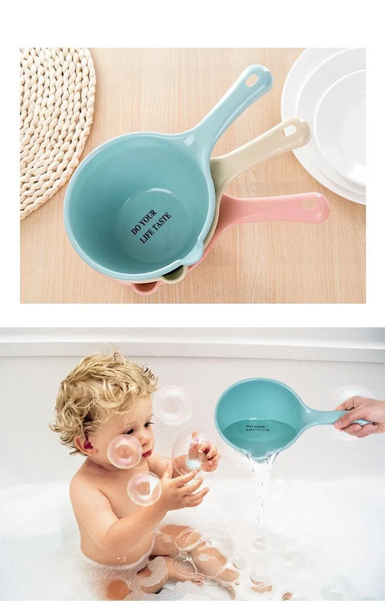 Plastic thickened water scoop kitchen long handle water scoop bath water float children baby bath scoop scorpion water scorpion