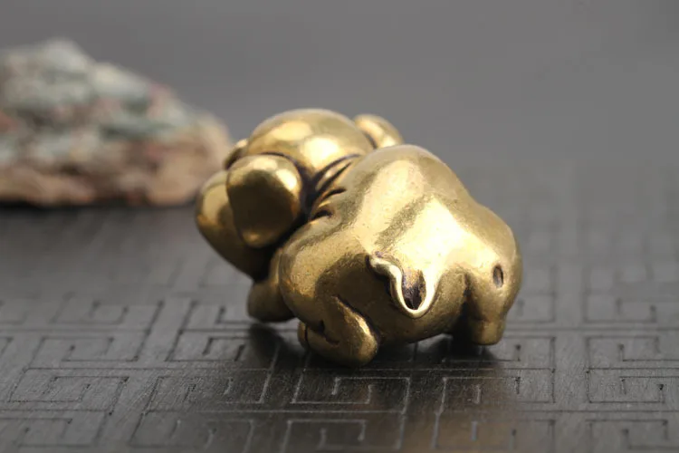 Solid Copper Pig Small Statue Ornaments (7)