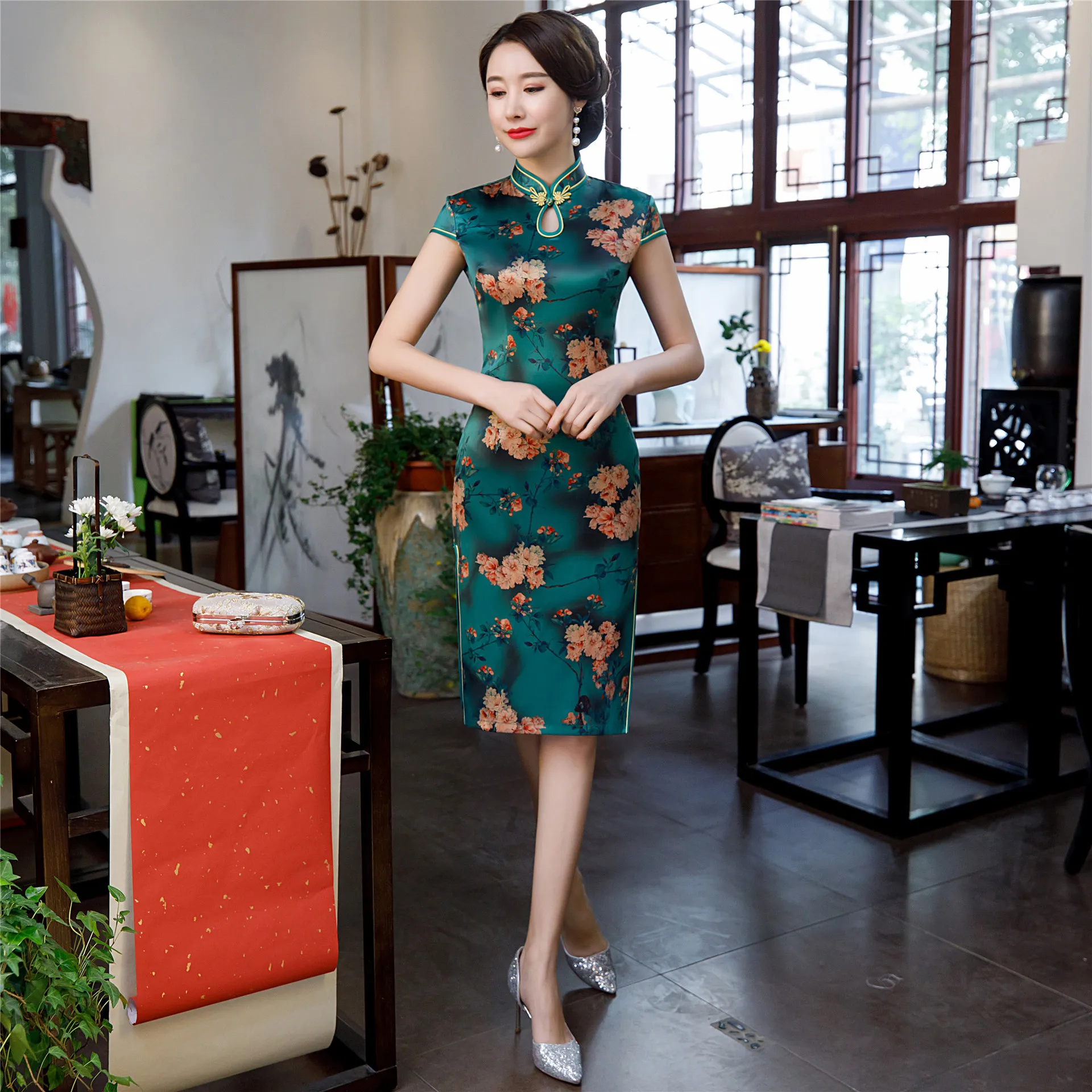 Открытый дождь стиль Весна синий капелька воротник средней длины Cheongsam улучшенная версия китайский стиль девушки Cheongsa