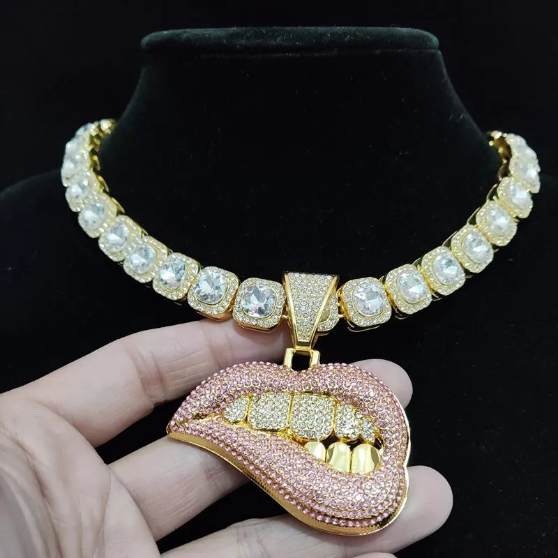 ZIDOM Bite Lip Necklace - Side View