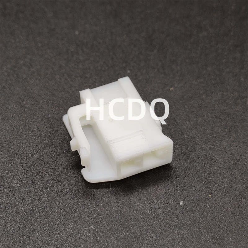 The original 90980-10935 automobile connector shell and connector are supplied from stock