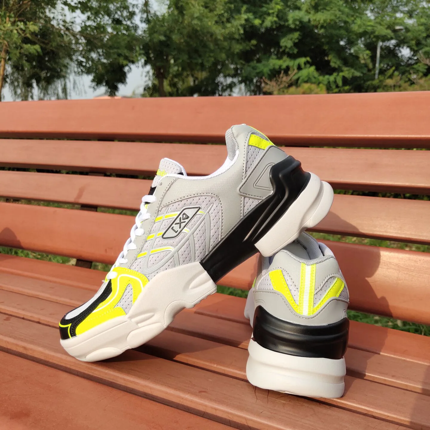 Высококачественные Новые мужские беговые кроссовки для бега, прогулочная спортивная обувь на шнуровке, дышащие мужские кроссовки