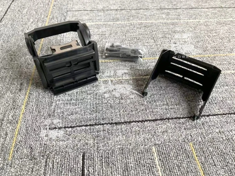 W463 CUP HOLDER01