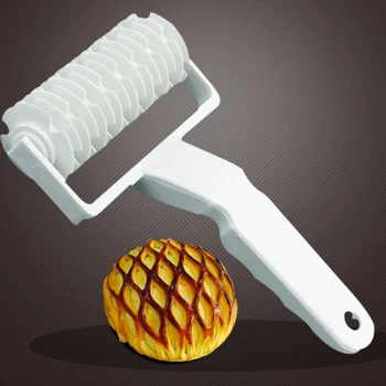 

Baking Plastic Rolling Broaches Pie Pizza Knife Pastry Embossing Dough Rolling Process Home Kitchen Baking Tools