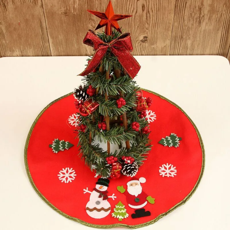 

1pcs Lovely Red Non-Woven Christmas Tree Skirt Aprons Golden Edge Santa and Snowman Decoration for Home Xmas Tree Skirt New Year