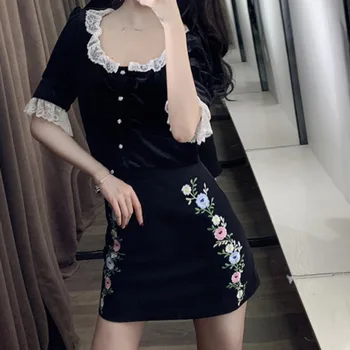 

WOMENGAGA 2020 Summer New Lace Short Solid Single-Breasted Zipper Print Ruffkes Embroidery Women's Mini Fasjion Casual A110