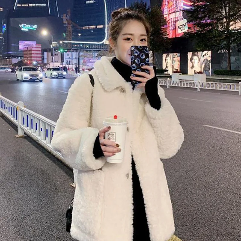 

2020 Winter Jacket Women Loose Short Paragraph Solid Color Fur All-in-one female Coat Single-breasted Lapel Lamb wool Overcoat