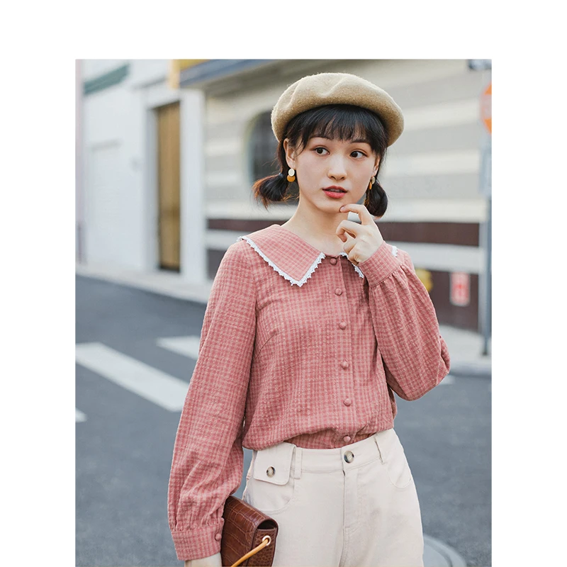 

INMAN 2020 Spring New Arrival Literary Retro Young Girl Doll Collar Plaid Loose Long Sleeve Women Blouse