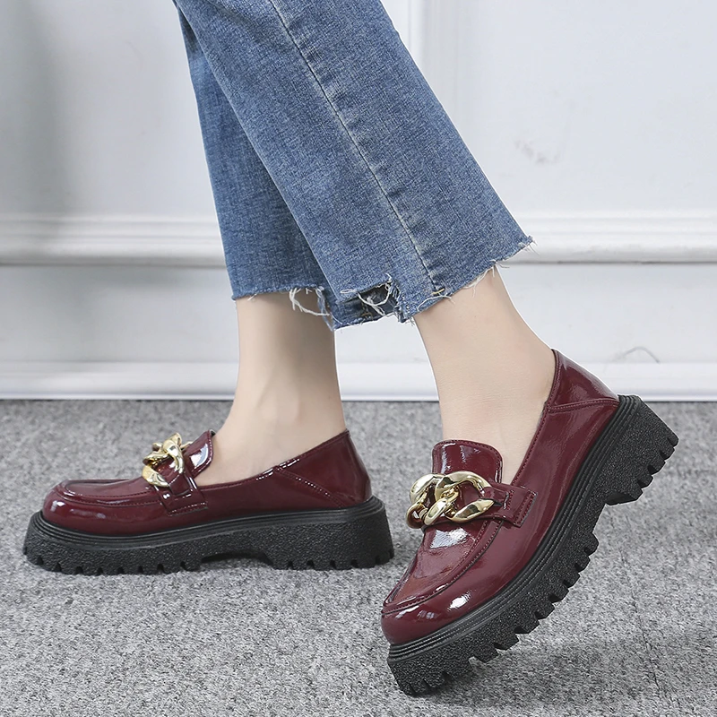 Chunky Loafers Women Patent Leather Platform Shoes Round Toe Metal Chain Slip on Ladies Flats Handmade Kawaii Shoes Woman Flats