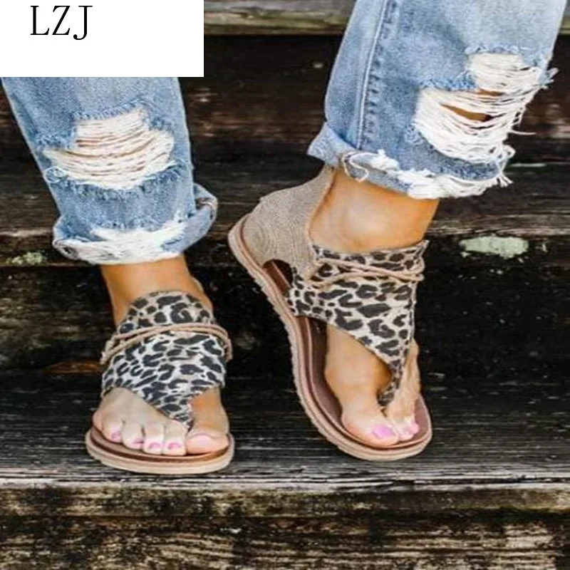 

PU Women Flat Sandals Vintage Clip Toe Shoes Woman Casual Cover Heel Female Snake Beach Sandals Zipper Ladies 2020 Summer New