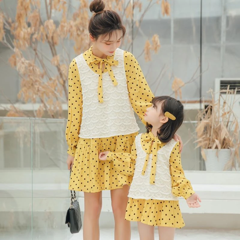 twin dress mother and daughter