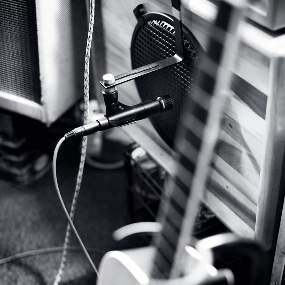 Проводной микрофон Микрофон Dyanmic Capsule звукозаписывающий студийный SM57 Профессиональный для гитарного усилителя барабанный комплект Instrume