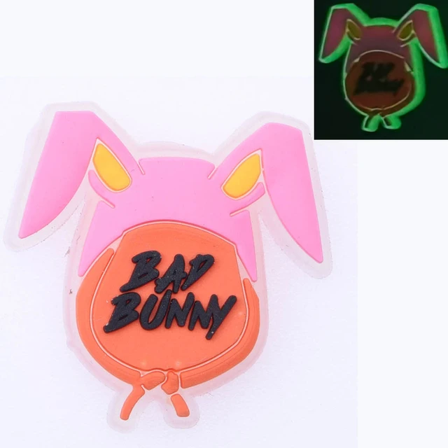 1pcs Glow in The Dark Croc Shoe Charms PVC Noctilucence Accessories Decoration Bad Bunny for Clogs JIBZ Button Charm Kids Gifts p2675