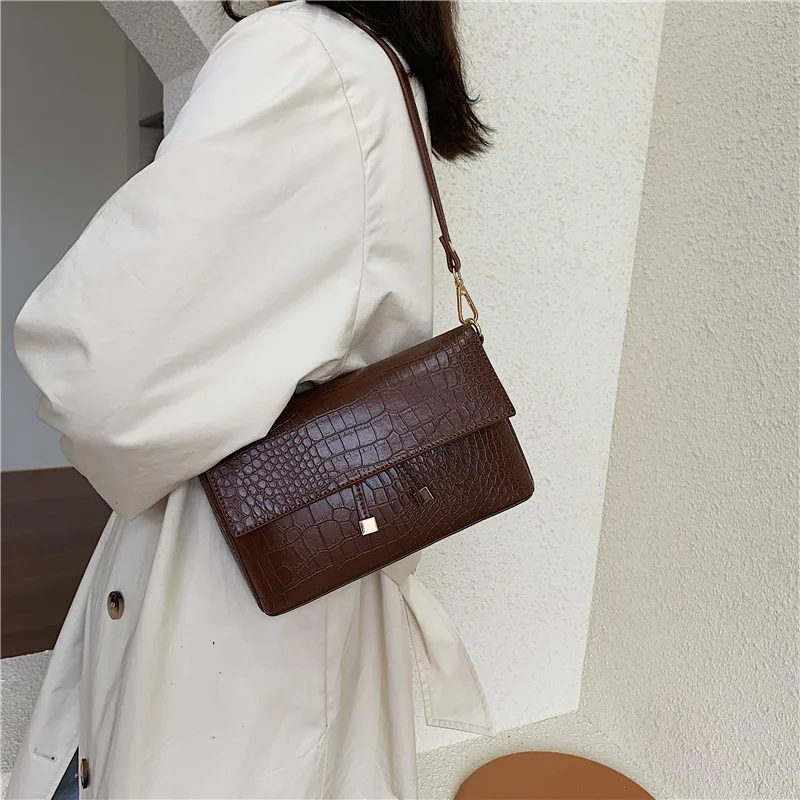 

2019 Autumn and Winter New Retro Simple Crocodile Pattern Underarm Bag Shoulder Slung Simple Briefcase Pendant Small Bag Batch