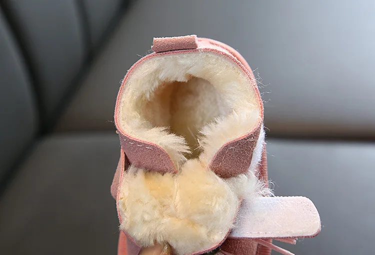 Детская зимняя обувь; утепленные плюшевые ботинки для малышей; нескользящие теплые короткие ботинки для маленьких девочек с мягкой подошвой; очень мягкие бархатные ботинки для новорожденных