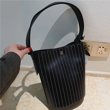 

2019 New Women Shoulder Messenger Bag Designer Striped Quality Leather Handbag Fashion Hair Ball Bear pendant Mother Child Bags