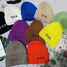 Зимняя вязаная шапка для женщин Девушка шерсть вязаная теплая шапка для женщин вышивка письмо шапочки шапка Уличная Повседневная Ушная теплая Новинка