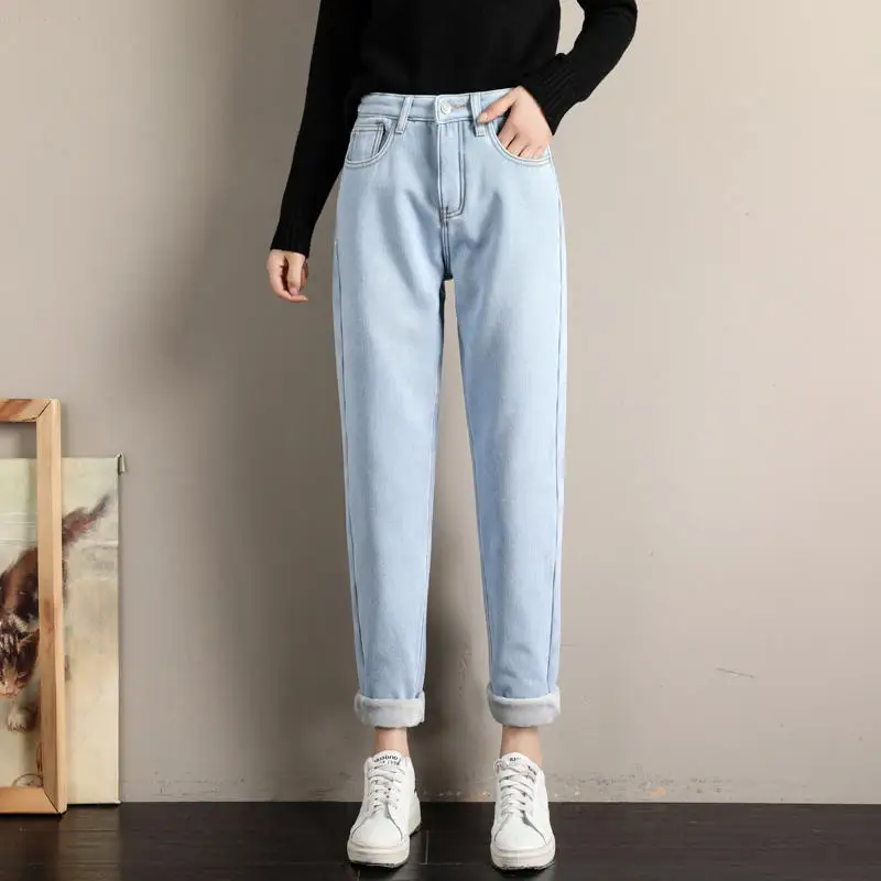 Light blue jeans Плюс вельветовые джинсы женские прямые свободные джинсовые штаны-шаровары уличная одежда осень зима теплые толстые повседневные джинсы с высокой талией для женщин Q2031 - Color: Light blue jeans