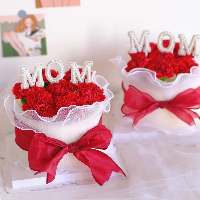 Elegant Gold Acrylic Mother's Day Cake Topper – MOM Celebration Decoration