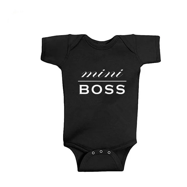 Черный Мини-боди с надписью «Boss» для новорожденных мальчиков; милое летнее боди с короткими рукавами; Комбинезон для маленьких девочек; хлопковая одежда для малышей - Цвет: Черный