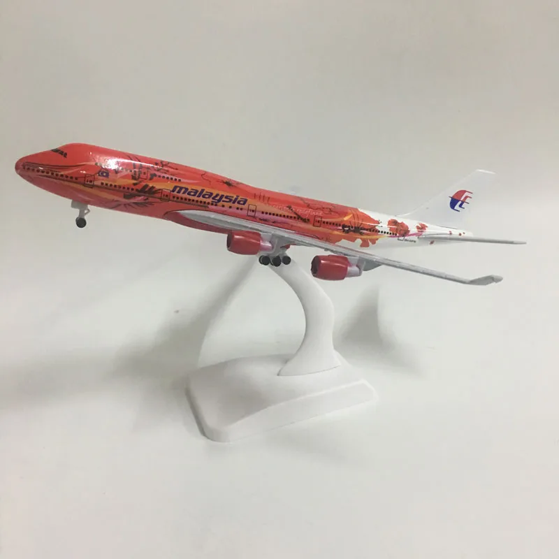 JASON TUTU 20cm Malaysia Red flower Boeing 747 Plane Model Airplane Model Aircraft Model 1:300 Diecast Metal planes toys Gift