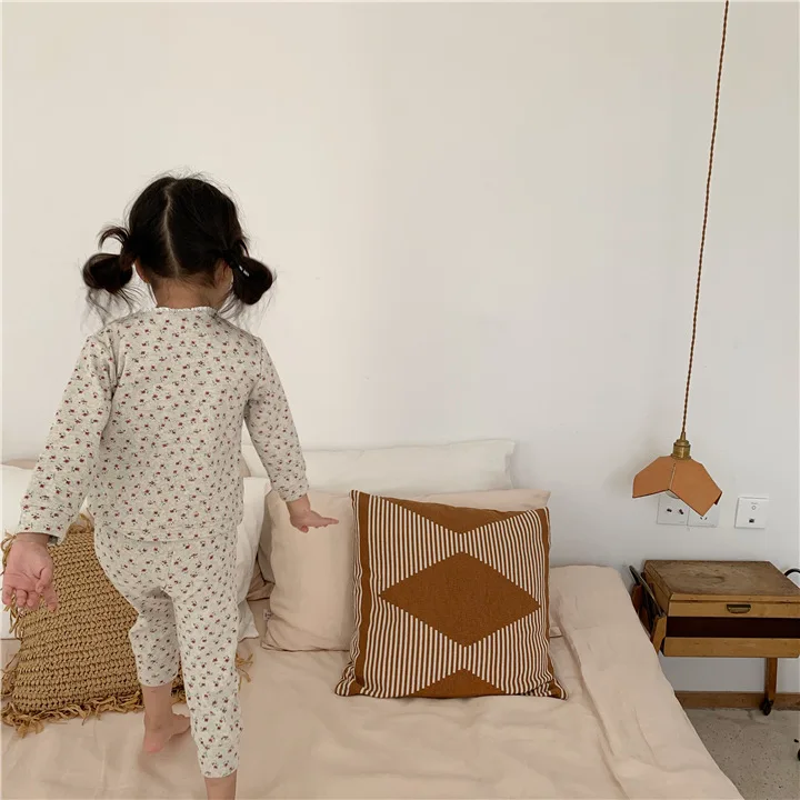 Новое поступление; комплект из 2 предметов для девочек комплект одежды с рисунками парфюмов, Футболка+ брюки осень-зима «Человек-паук»; Детские пижамные костюмы для маленьких девочек одежда От 2 до 7 лет