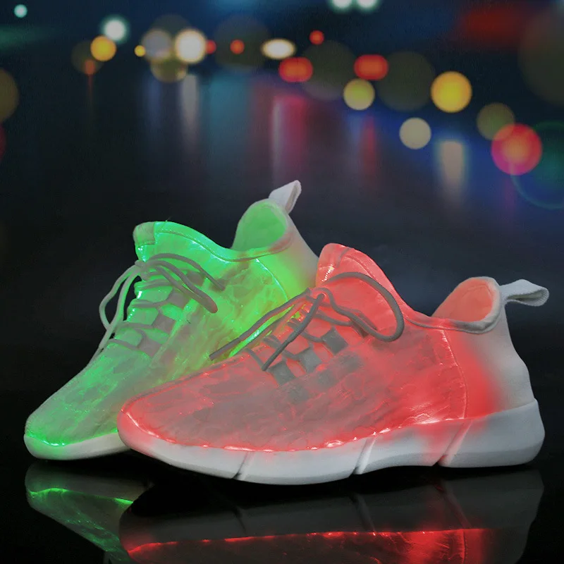 

2019 New Style Light Shoes Trend Casual Couples Skate Shoes Charging Small Colorful Shining Couples Athletic Shoes S177