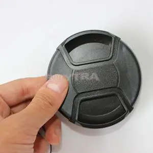 Universal Camera Lens Center Pinch Snap-on Front Lens Protect Cover 77mm Lens Cap Holder Keeper for DSLR