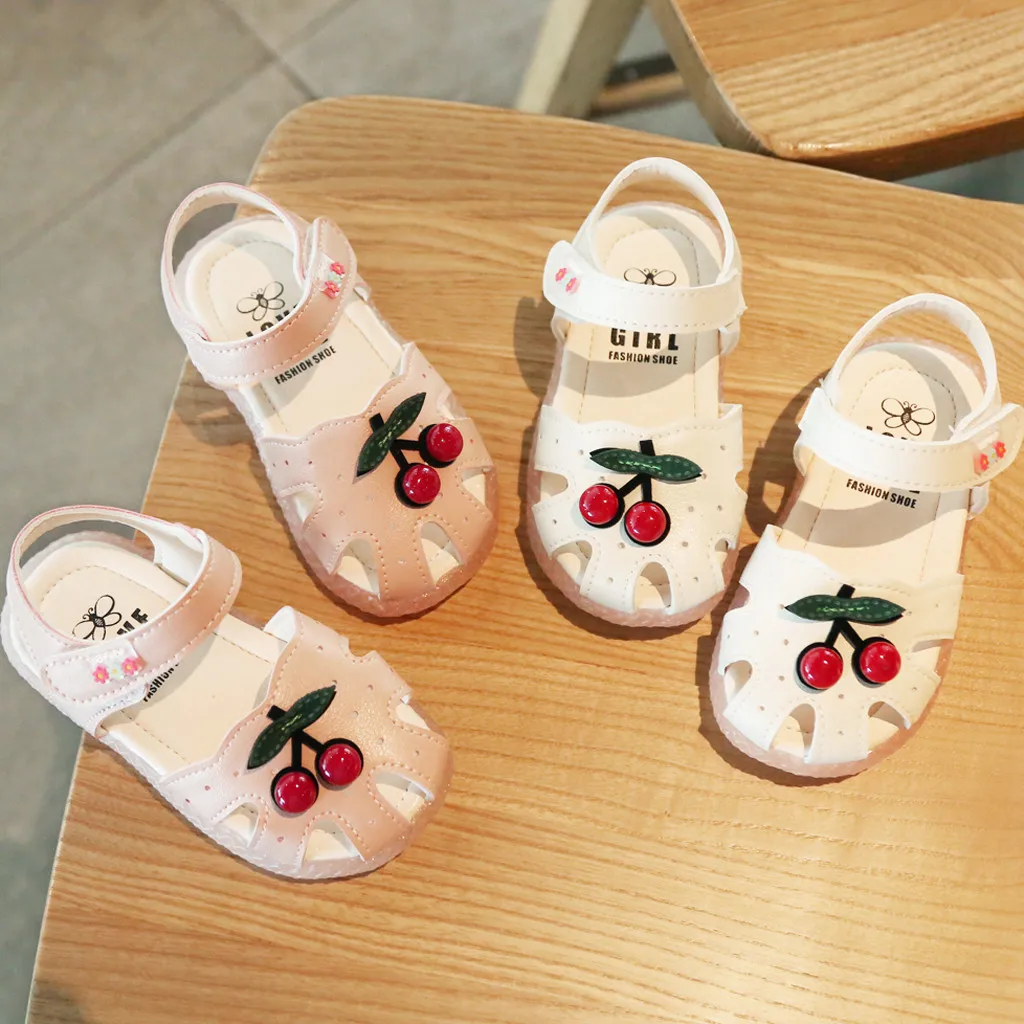 

Baby shoes Lighted Soft Leather Girls Sandals summer Flowers Cherry Soft sole Baby Sandals lovely Girls Princess Shoes Y829