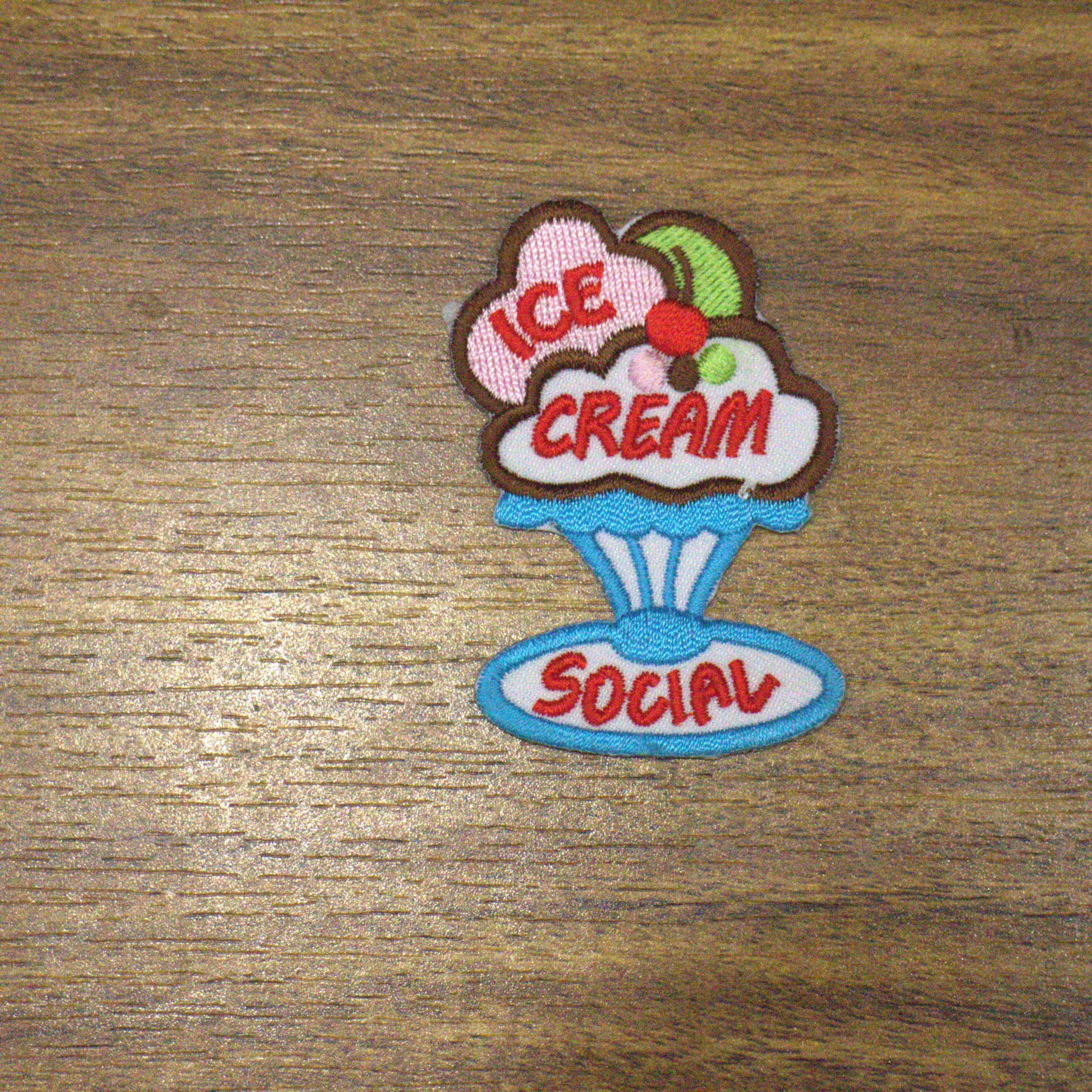 

Promotion Custom Iron-on Patches Embroidered Eco-friendly Handmade 3D Appliqued Patch for Embroidery 9