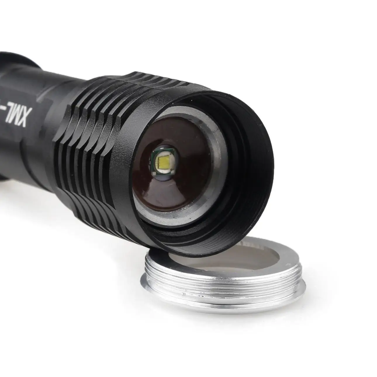 2 шт. SKYWOLFEYE 1200 люмен Тактический XM-L T6 Zoomable Светодиодный фонарь 5 режимов+ 4 батареи 18650+ 2 зарядного устройства для кемпинга