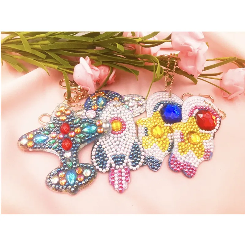 

HeeBenor Factory Store 4pcs Space Rocket Pattern Diamond Keychain Bag Pendant Ornament Gift Diamond Painting Cross Stitch DS012