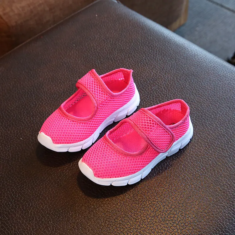 Карамельный цвет обувь для детей летние Обувь с дышащей сеткой детская обувь односеточный ткань спортивные кроссовки, обувь для мальчиков, девочек;