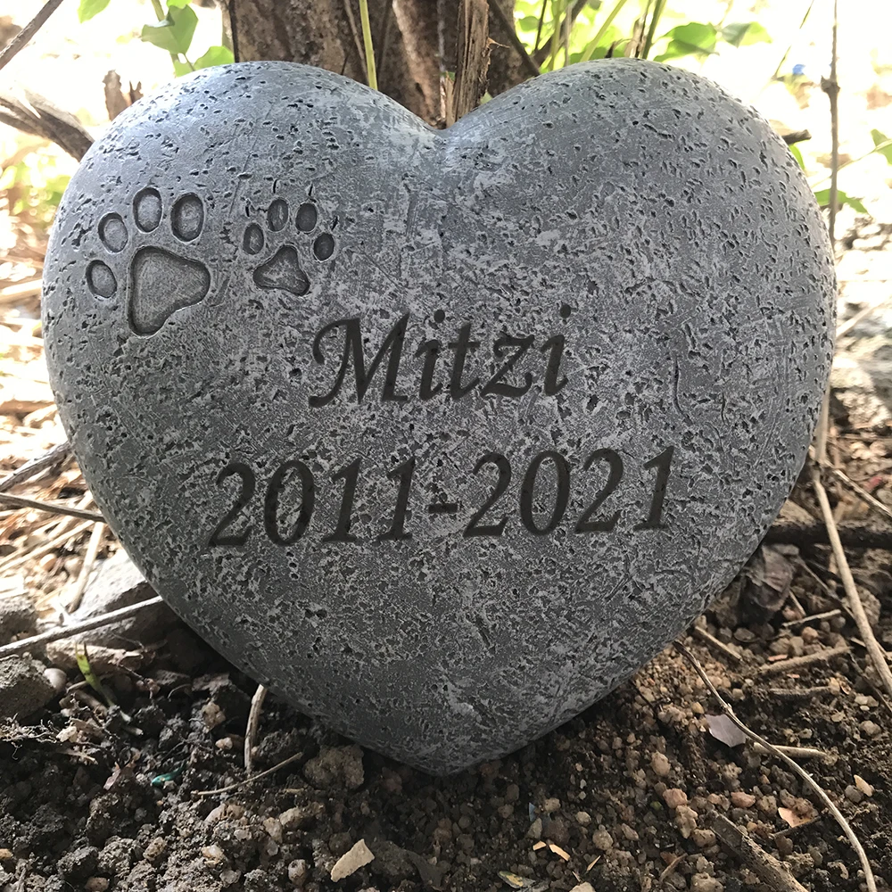 Engraving Heart-Shaped Pebbles Pet Memorial Resin Stone For Perfect Gorgeous Unique Pet Gift Ideas