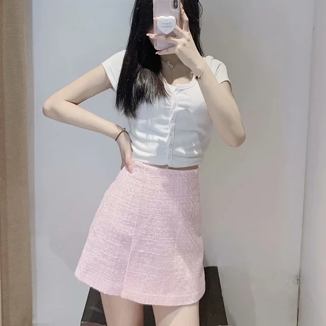 Pleated textured shorts in pink