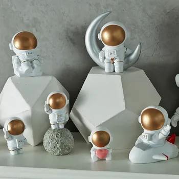 

Resin 3D Astronaut Figurines Space Man Sculpture Rocket Plane Cosmonaut Model Desktop Statue Children Toy Decoration Crafts