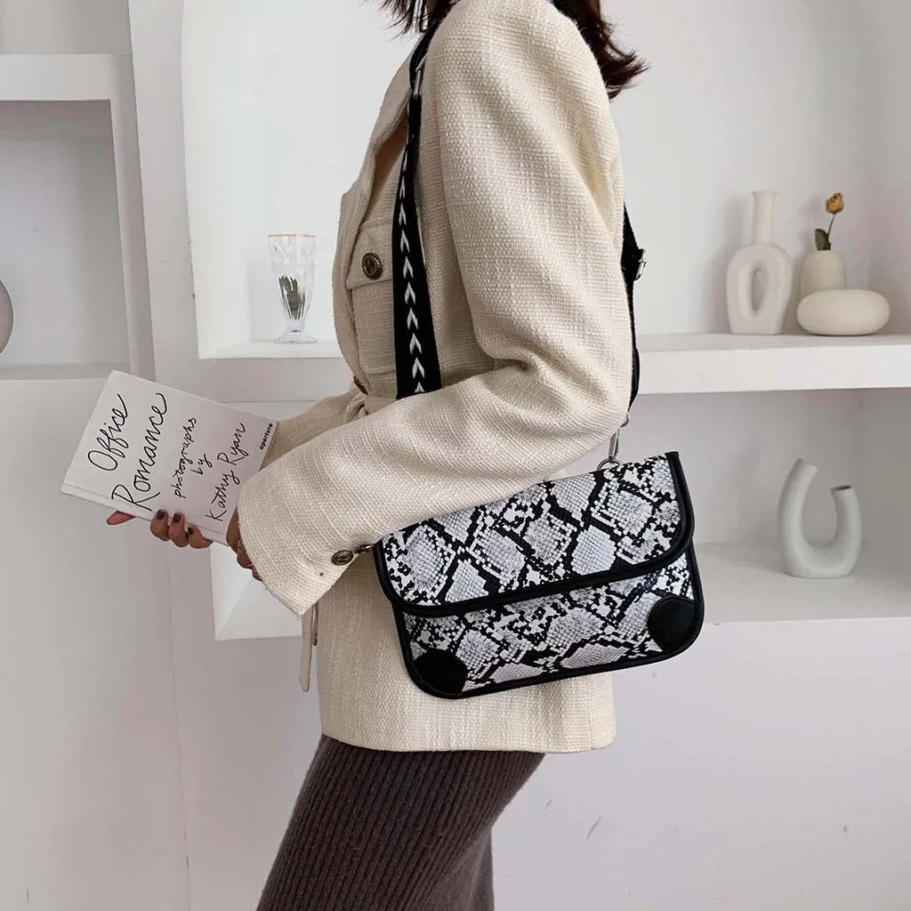 

Snakeskin Pattern Women Leather Crossbody Bag With Chain Handbag New Female Brand Shoulder Handbags Sexy Square Messenger Bag