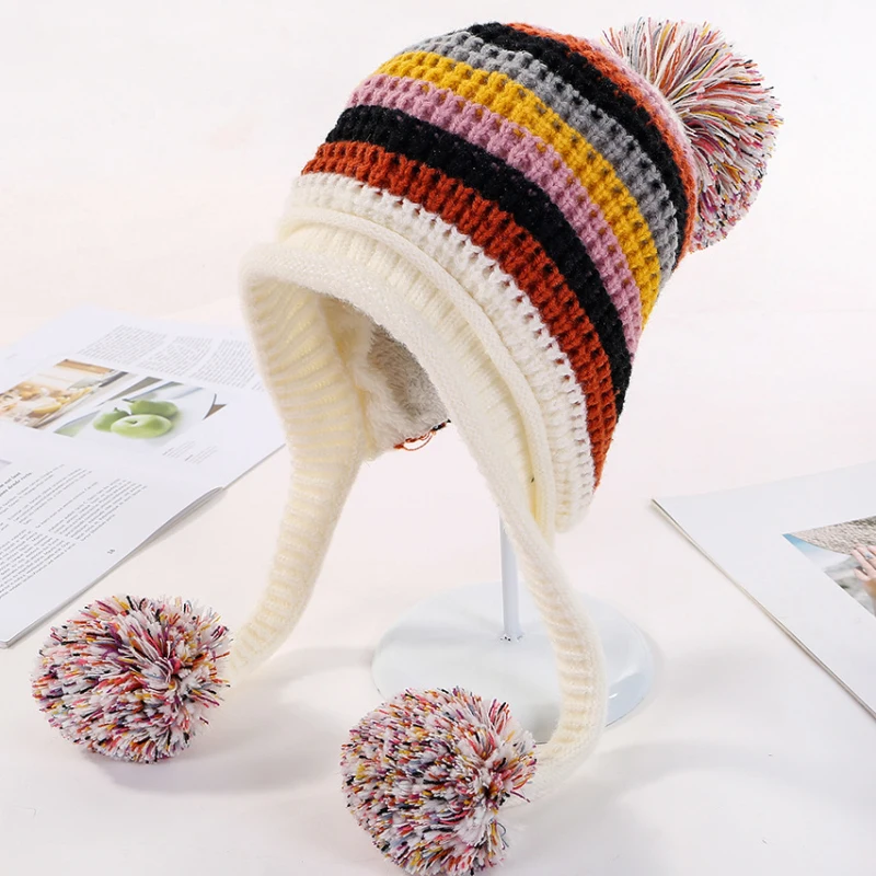 Белый HT2787 Skullies Beanies, женская зимняя шапка с тремя помпонами, шапка-ушанка, теплая флисовая вязанная шапка, Женская Лоскутная Лыжная Шапочка - Цвет: Белый